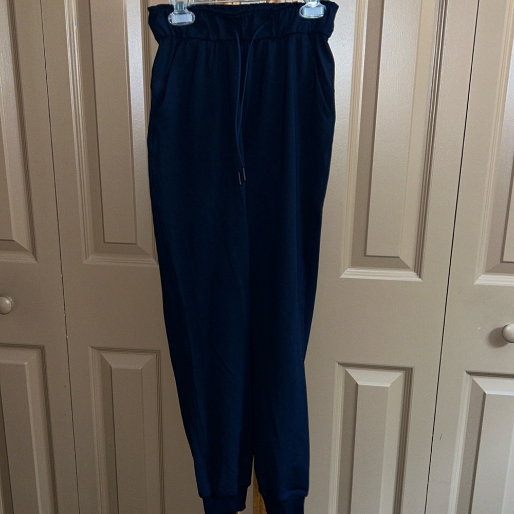 Lululemon stretch high rise jogger NWOT